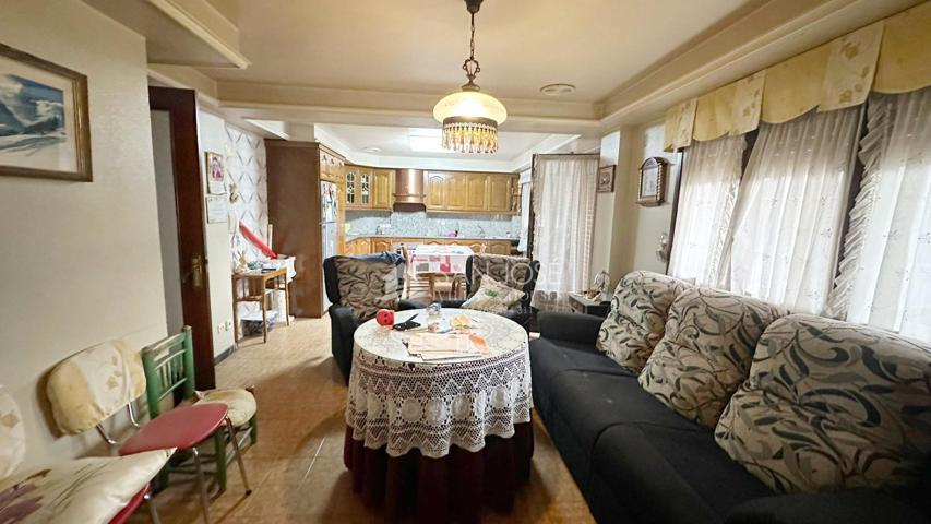 SE VENDE AMPLIO PISO DE 175M EN NOVELDA. photo 0