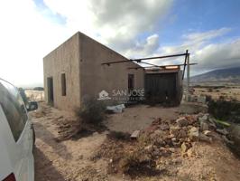 SE VENDE PARCELA RÚSTICA DE 47.124 M CON CASA DIÁFANA EN ORITO. photo 0