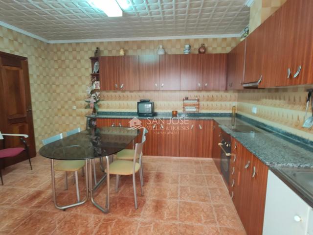 SE VENDE GRAN CASA EN BUEN ESTADO CON ALMACEN GRANDE EN ASPE photo 0