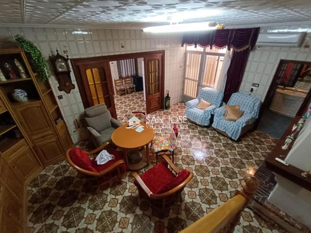 CASA GRANDE CON  6 HABITACIONES EN HORCAS, NOVELDA photo 0