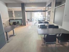 SE VENDE LOCAL CON CAFETERIA-BAR MONTADO CON LICENCIA EN BUENA ZONA DE NOVELDA photo 0