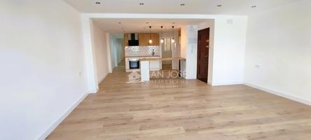 SE VENDE PISO RECIÉN REFORMADO EN ELCHE photo 0