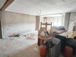 Se vende amplio Piso con Ascensor para terminar de reformar con Terraza comunitaria en la zona de la Serranica en Aspe photo 0