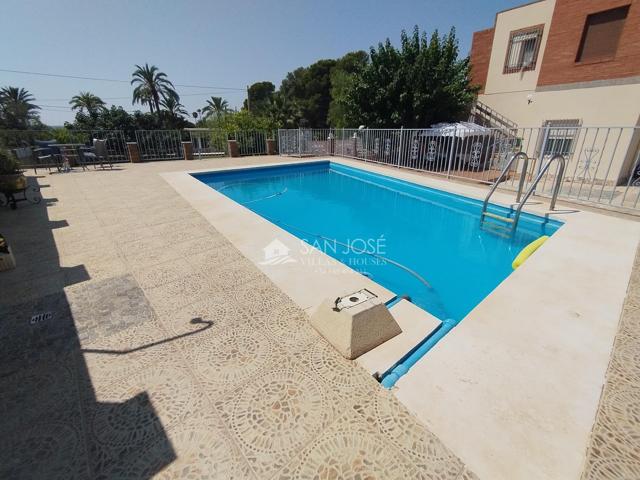 SE VENDE CHALET EN NOVELDA photo 0