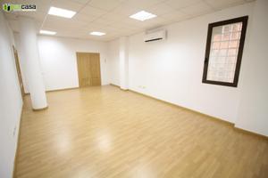 ¡¡OPORTUNIDAD - AVDA. GENERAL VILLALBA - OFICINA EN INMEJORABLE UBICACION 450€!! photo 0
