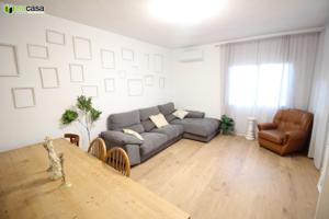 ¡¡ OPORTUNIDAD GUADAMUR, 5 DORM. SALON, COCINA INDEP., 2 BAÑOS, PATIO DELANTERO Y TRASERO, TERRAZA !!! photo 0