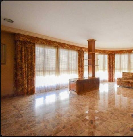 Piso En venta en Centro, Elche photo 0