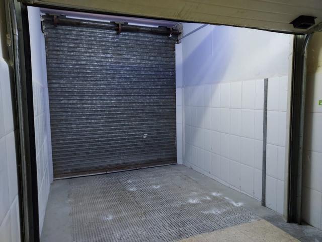 SE VENDE LOCAL BIEN UBICACO CON SALIDA DE HUMOS CÁMARAS FRIGORÍFICAS PARA TRABAJAS O OTRO USO photo 0