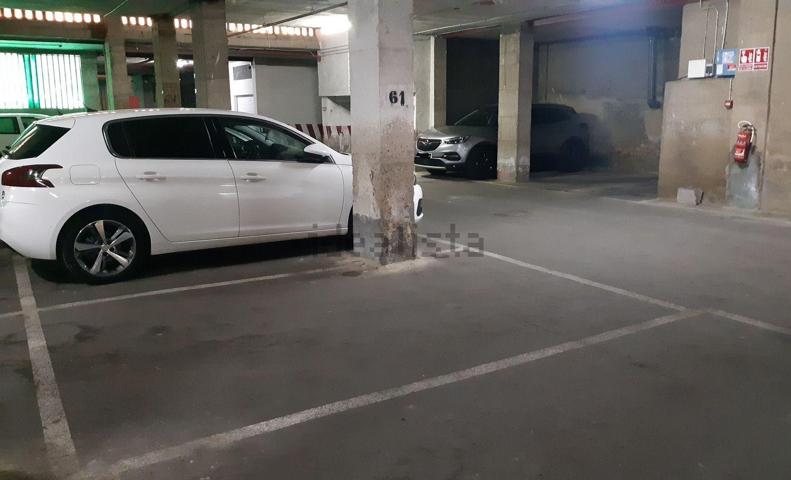 SE VEDEN PLAZA DE GARAJE-COCHE MEDIANO-FACIL MANIOBRA photo 0