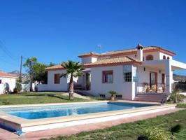 SE VENDE CHALETS-BUENA ZONA - PISCINA - REFORMADO -LISTO PARA VIVR photo 0