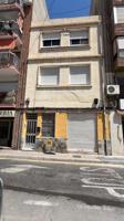 SE VENDE LOCAL CON SALIDA DE HUMOS Y PATIO photo 0