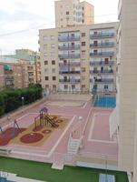 SE VENDE PISO - ASCENSOR - URBANIZACION - GARAJE - FRENTE MAR photo 0
