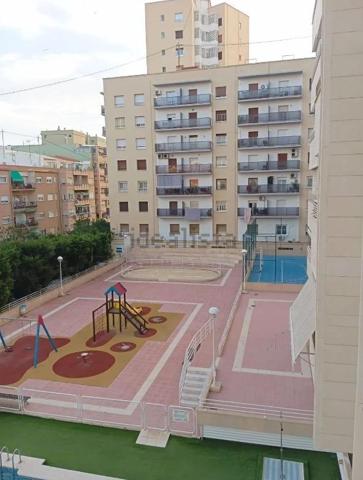 SE VENDE PISO EN MUY BUENSA ZONA CON URBANIZACION photo 0