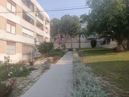SE VENDE VIVIENDA - REFORMADA -ZONAS PRIVADAS AJARDINADAS - PARKING photo 0