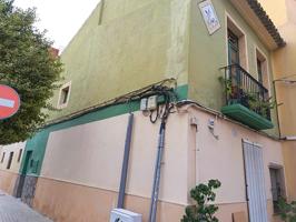 SE VENDE PLANTA BAJA EN EL CENTRO DE MUCHAMIEL PRA ENTREAR A VIVIR photo 0