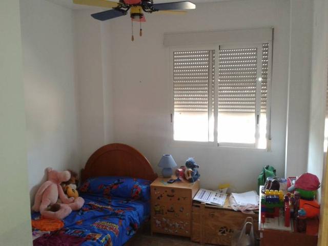 SE VENDE PISO - ZONA TRANQUILA - CERCA DE COMERCIOS photo 0