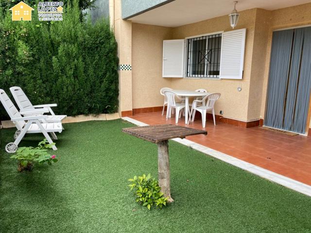 ESTUPENDA VIVIENDA CON JARDÍN EN URBANIZACIÓN CON PISCINA photo 0