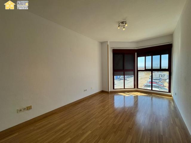 VIVIENDA EN ALQUILER EN EL ALTET CON 2 DORMITORIOS Y SIN AMUEBLAR photo 0