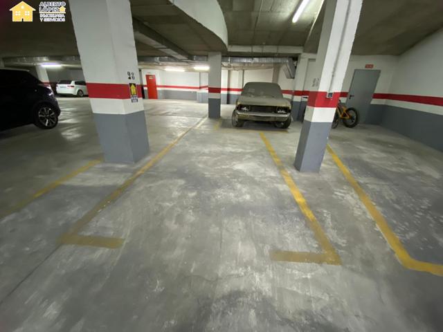 Plaza de garaje en alquiler avenida San Francisco de Asís en El Altet. photo 0