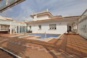 CHALET EN VENTA DE 4 DORMITORIOS EN LA NUCIA photo 0