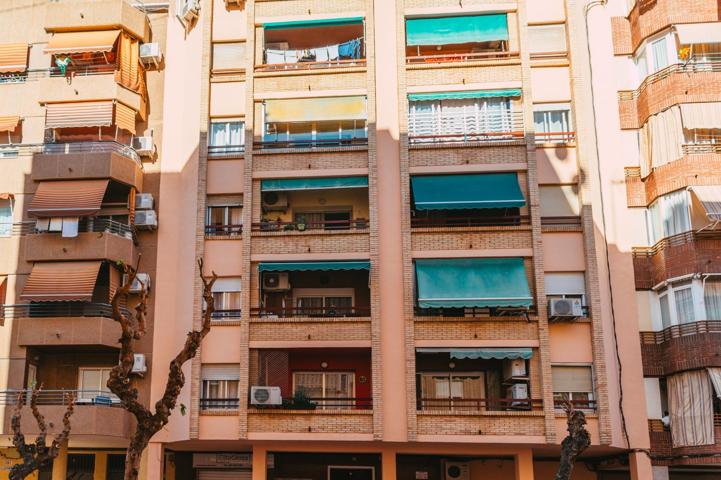PISO EN VENTA EN BENIDORM DE 3 DORMITORIOS ASCENSOR EN ZONA COLONIA MADRID photo 0