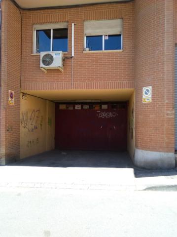 ¡¡¡¡¡Estupenda plaza de Garaje grande y de fácil aparcamiento en Calle paralela a Conde de Lumiares¡ photo 0