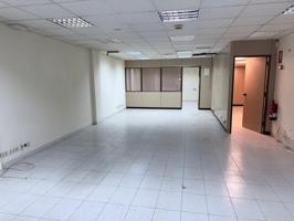 LOCAL COMERCIAL CON POSIBILIDAD DE CAMBIO DE USO photo 0