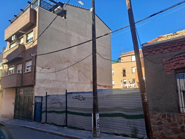 Solar en venta en Calle Quijada de Pandiellos, 59, Puente De Vallecas-Madridr photo 0