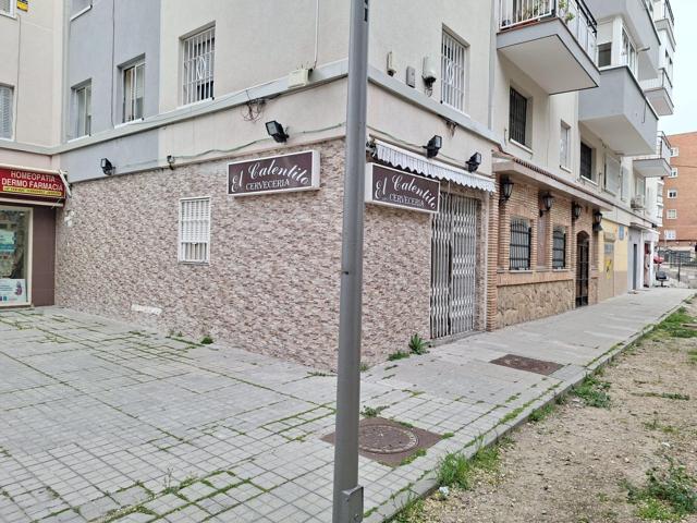 Local Comercial en Calle Puentelarra, Vallecas-Madrid photo 0