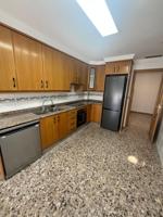 AMPLIA VIVIENDA CON ASCENSOR PRACTICAMENTE A ESTRENAR CON AIRE ACONDICIONADO CENTRAL photo 0
