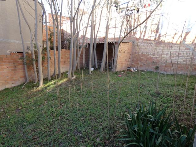 TERRENO URBANO en zona tranquila a escsos metros estación ferrocarriles, CAP, Mercadona por 67000 Eu photo 0