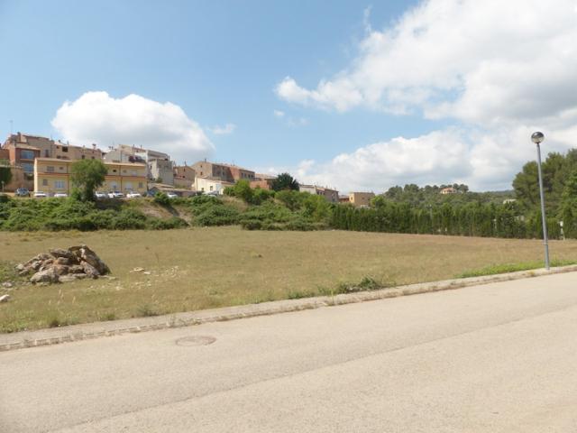 SOLAR PARA USO INDUSTRIAL-RESIDENCIAL DE 3.098 M2 EN NUCLEO URBANO POR 180.000 EUR. photo 0
