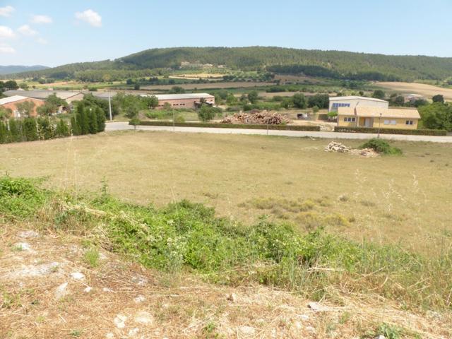 SOLAR PARA USO INDUSTRIAL-RESIDENCIAL DE 3.098 M2 EN NUCLEO URBANO POR 180.000 EUR. photo 0
