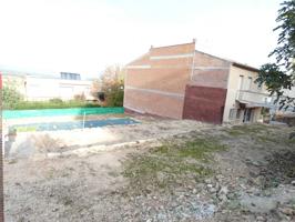 Solar en mejor zona de Sant Marti de Tous para hacer casa y jardín por 77500 Eur photo 0