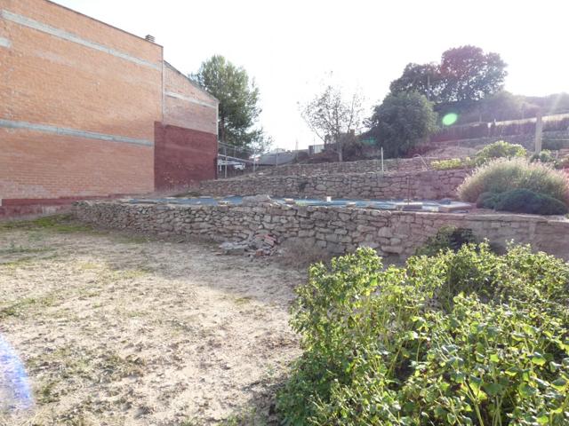 Solar en mejor zona de Sant Marti de Tous para hacer casa y jardín por 77500 Eur photo 0