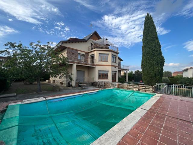 Espectacular casa señorial en Cervera con 700 m2 construidos, piscina, posibilidad tres viviendas photo 0