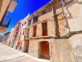 Masia para actualizar dentro del pueblo de Montbui, con jardín y terraza por 80.000 photo 0