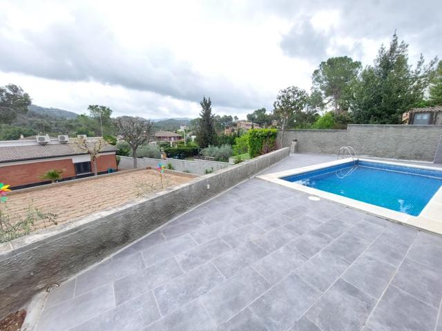 Oportunidad casa impecable en Les Garrigues con piscina en parcela de 570 m2 por 218.000 Eur photo 0