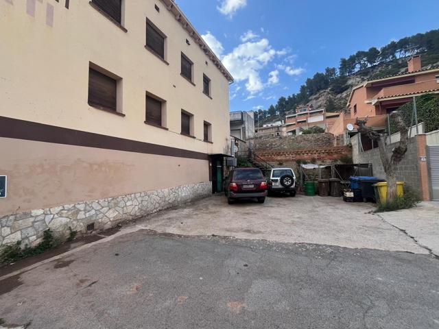 Parcela para edificar en pleno centro con 190 m2 por 45.000 Eur photo 0