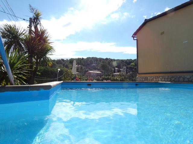 Espectacular casa en La Llacuna para entrar a vivir, 5 hab. dobles, 2 baños, aseo, amueblada. photo 0