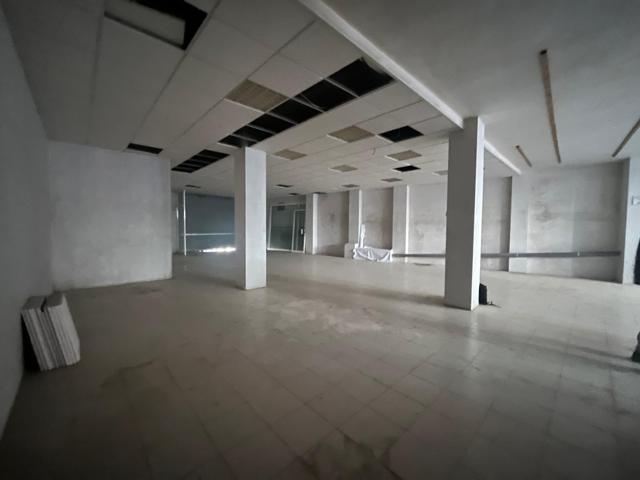 Local en Igualada de 350m2 per 150.000 Euros. photo 0