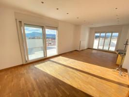 Impresionante Atico Esquinero, 4 dormitorios, 2 baños y terraza de 80m2. photo 0