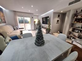 ¡OPORTUNIDAD! PISO DE 3 DORMITORIOS DOBLES CON GRAN TERRAZA, PARKING Y TRASTERO photo 0
