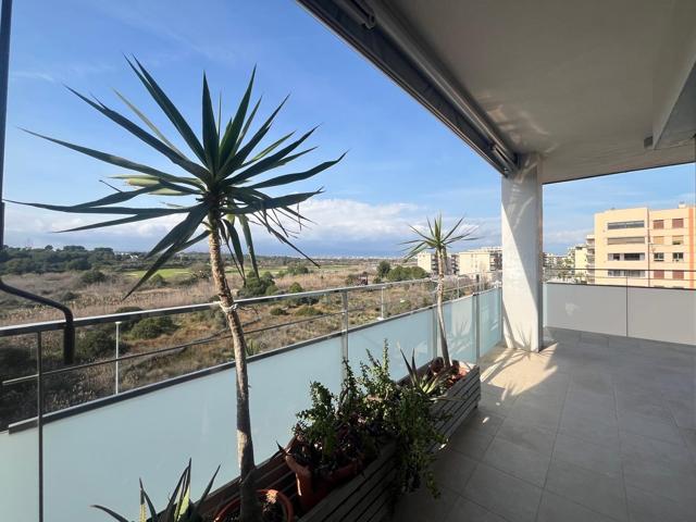 Espectacular Piso en La pineda de Salou, 80m2, 2 dormitorios dobles, piscina y Parking. photo 0