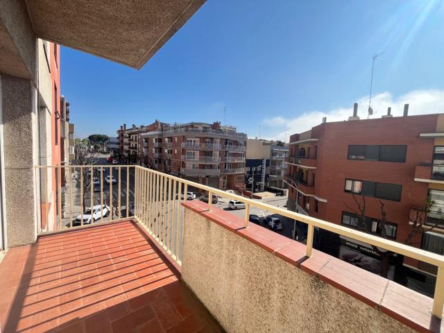 Piso para entrar a vivir 4 habitaciones, salida, ascensor y trastero por 137500 Eur photo 0