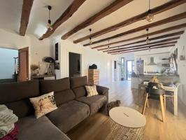 Casa con jardin, garaje y amplios espacios en Sant Marti de Tous photo 0