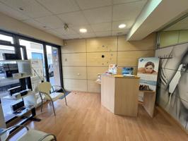 Oportunidad de inversión en Igualada: Local apto para diversos usos, oficina, consulta, academia, etc estado impecable por 100.000 Eur photo 0