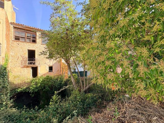 Oportunidad!! Casa grande esquinera a Santa Coloma de queralt por 105.000eur. photo 0