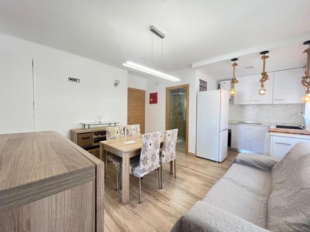 Oportunidad, apartamento para entrar a vivir, recién reformado con licencia turística en inmejorable zona en Segur de Calafell photo 0