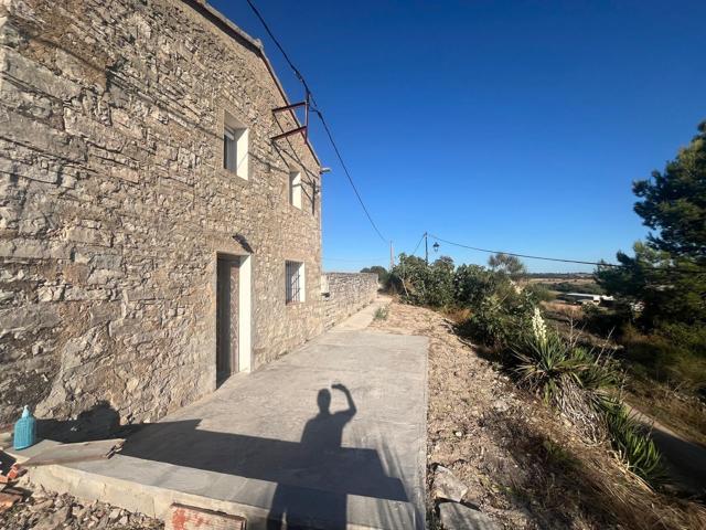 Espectacular masía, impecable, recientemente rehabilitada en Sant Guim de Freixenet, lista para entrar a vivir, vistas impresionantes, terreno ¡por 162.000 Eur! photo 0